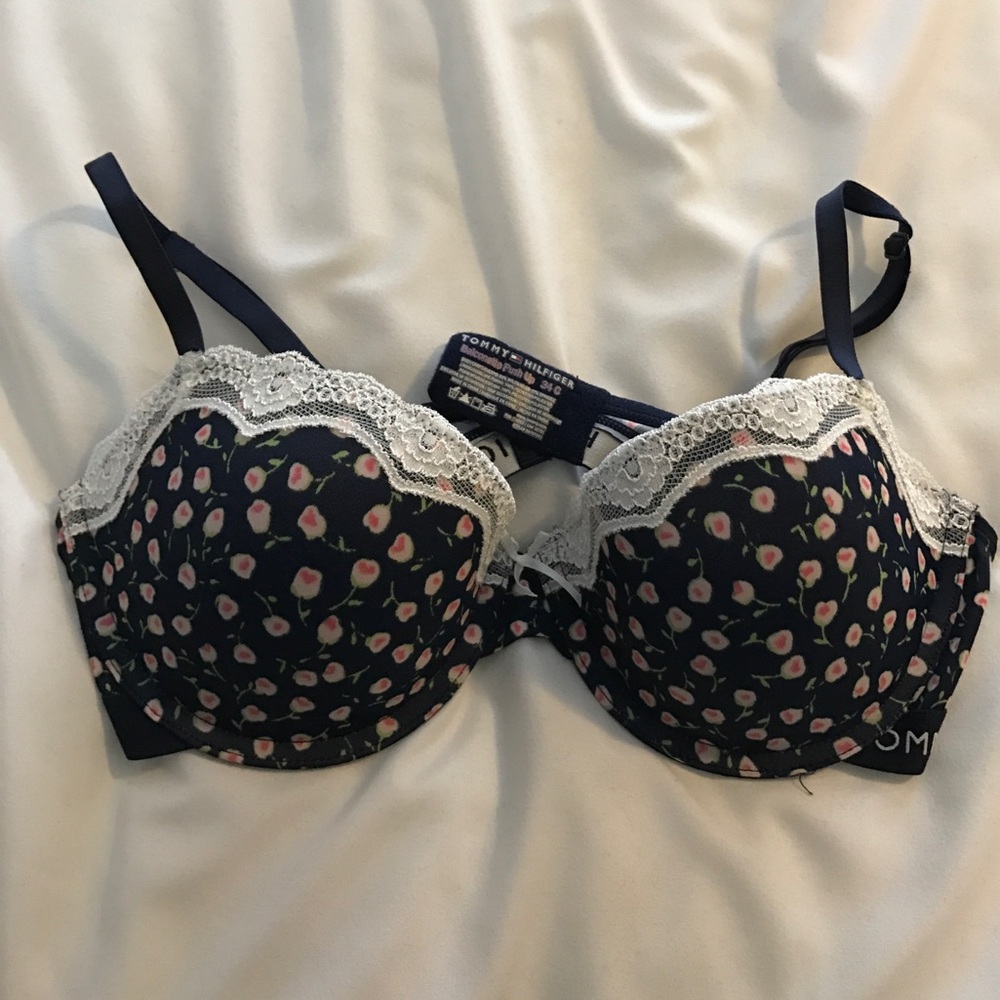 Tommy Hilfiger Bra 34 C BNWOT